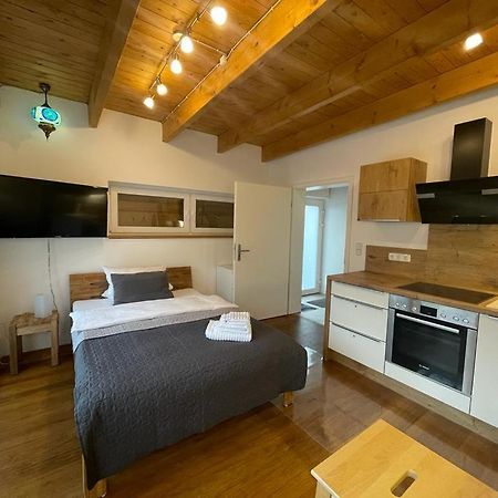 Ferienwohnung Im Stadtzentrum Von Bernau - Komfortable Wohnung Mit 2 Zimmern, Bad, Spuelmaschine, Waschmaschine, Komplette Kueche, Wlan, Terrasse, Ruhige Lage Бернау Экстерьер фото