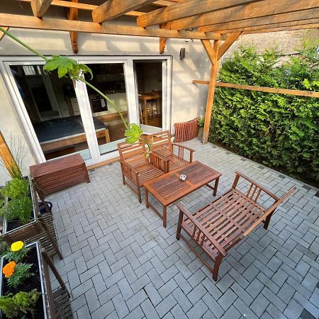 Ferienwohnung Im Stadtzentrum Von Bernau - Komfortable Wohnung Mit 2 Zimmern, Bad, Spuelmaschine, Waschmaschine, Komplette Kueche, Wlan, Terrasse, Ruhige Lage Бернау Экстерьер фото