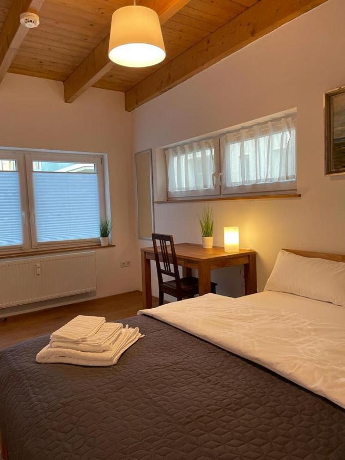 Ferienwohnung Im Stadtzentrum Von Bernau - Komfortable Wohnung Mit 2 Zimmern, Bad, Spuelmaschine, Waschmaschine, Komplette Kueche, Wlan, Terrasse, Ruhige Lage Бернау Экстерьер фото