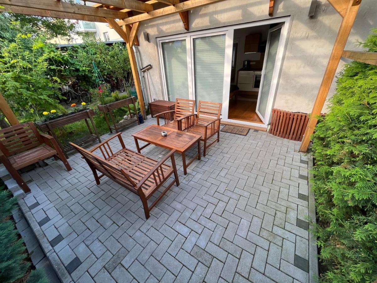 Ferienwohnung Im Stadtzentrum Von Bernau - Komfortable Wohnung Mit 2 Zimmern, Bad, Spuelmaschine, Waschmaschine, Komplette Kueche, Wlan, Terrasse, Ruhige Lage Бернау Экстерьер фото